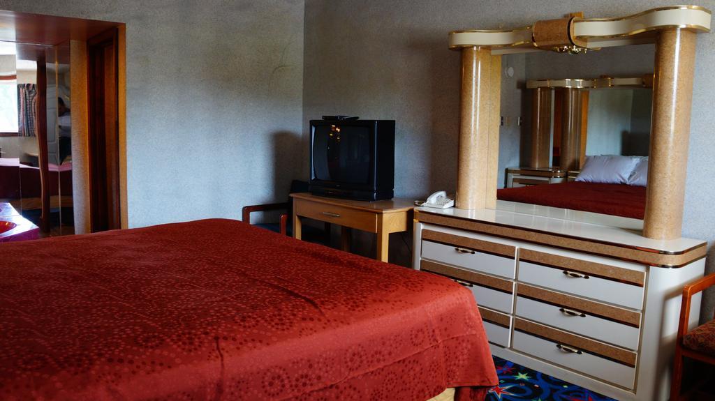 Royale Inn カンザス・シティ エクステリア 写真