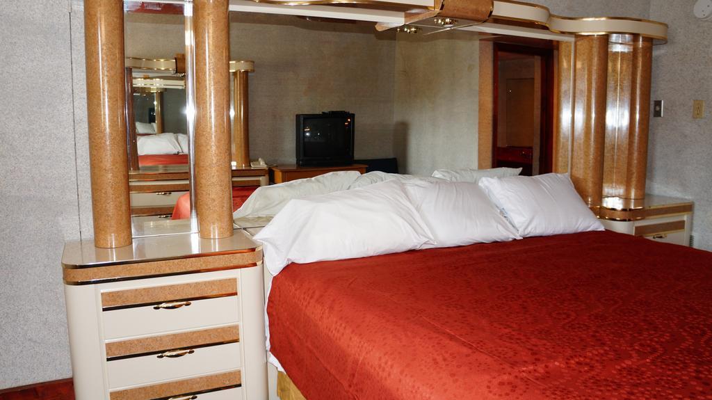 Royale Inn カンザス・シティ エクステリア 写真