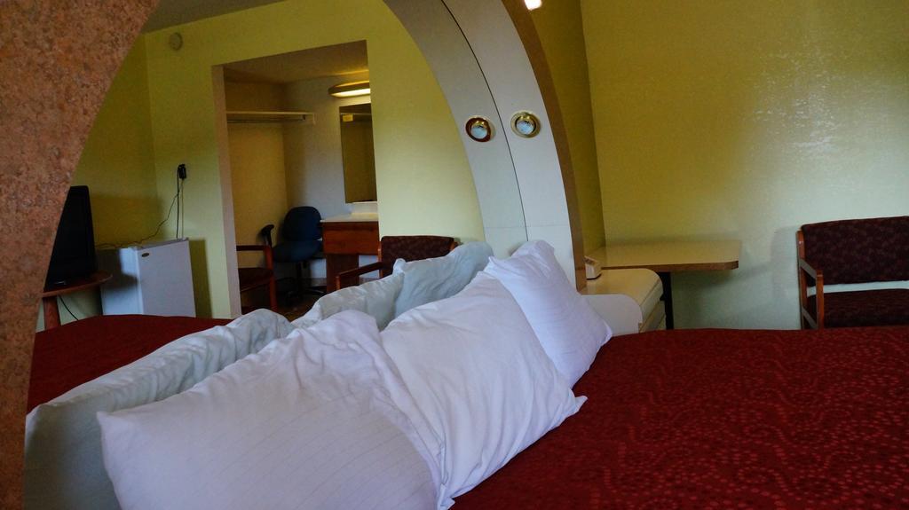 Royale Inn カンザス・シティ エクステリア 写真